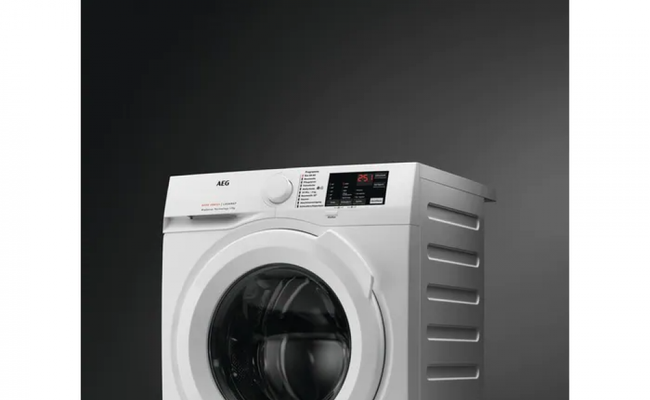 MACHINE A LAVER AEG